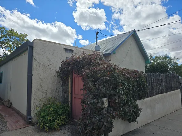 1022 Lopez St, Santa Fe, NM 87501