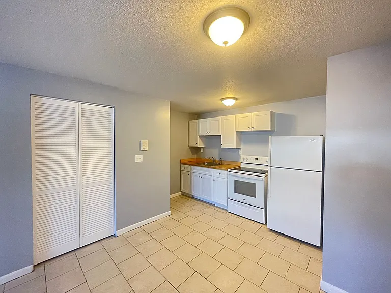 181 Loudon Rd #302 — Photo 3