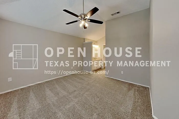 216 Caprock Dr — Photo 7