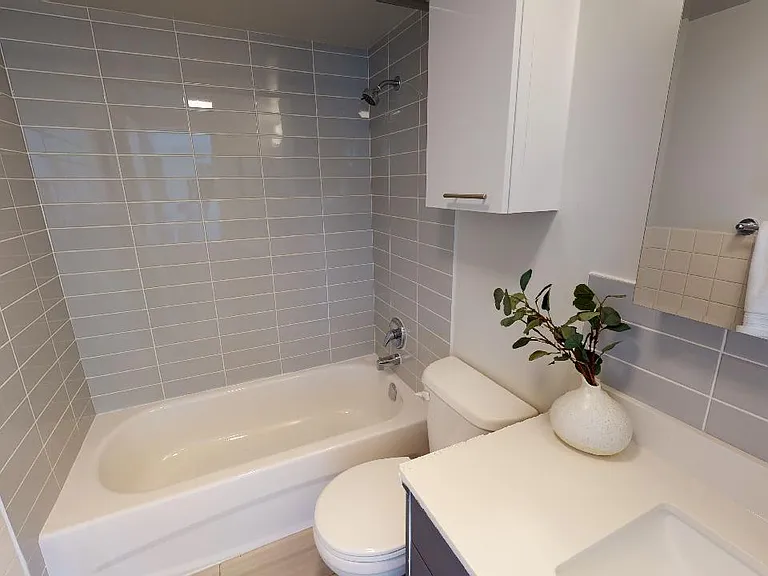 1326 W 13th Ave — Photo 6