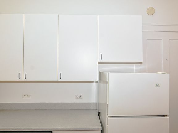 4th image of 816 W Waveland Ave APT 24