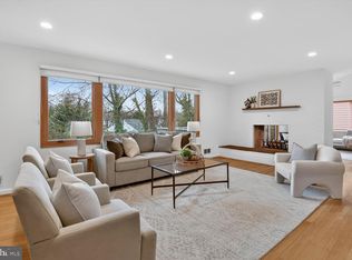 6104 Robinwood Rd, Bethesda, MD 20817