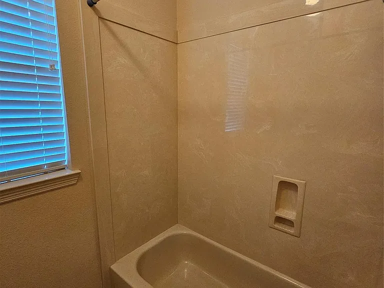 3218 Waters Edge Dr — Photo 31