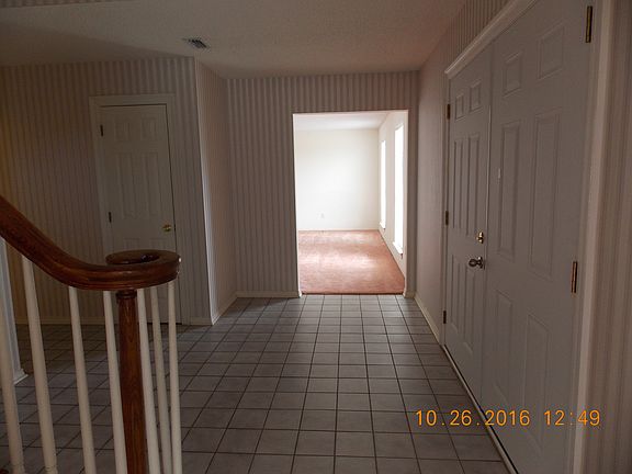 Across Foyer to Dinning