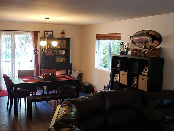 4th image of 1305 King Dr
