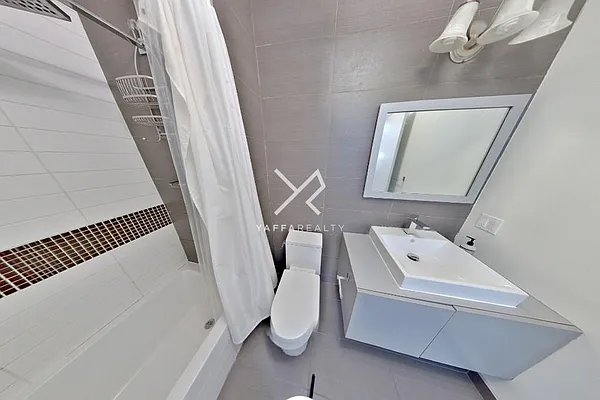 Rented by Yaffa Realty LLC | media 35