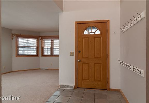 6925 Half Moon Circle-13