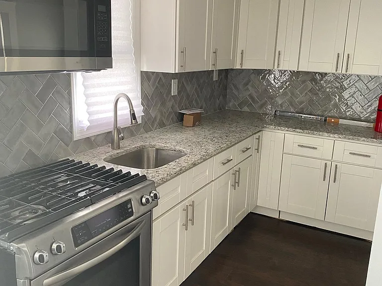 44 Arlington Ave — Photo 5
