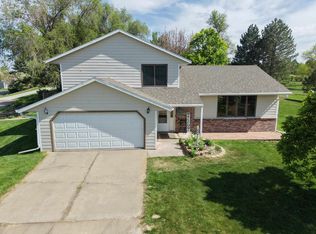 220 Apache Ct, North Platte, NE 69101