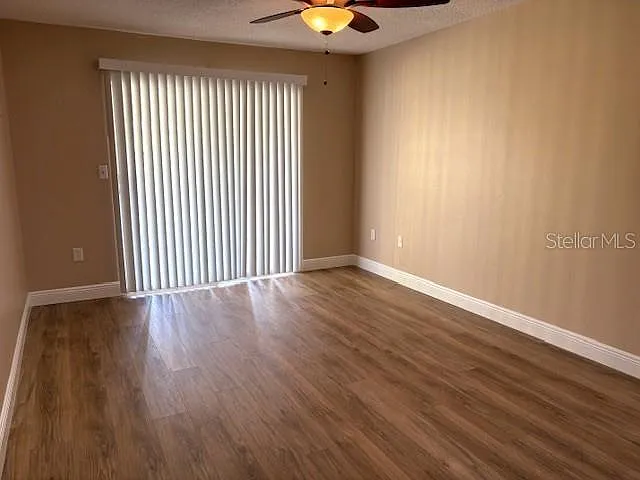 1005 Rickenbacker Dr — Photo 35