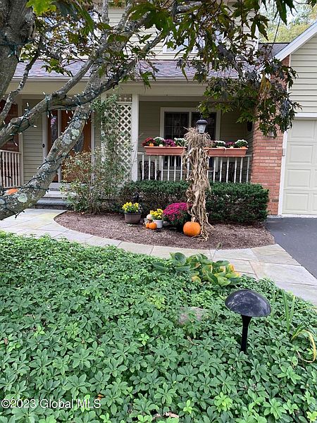 5th image of 216 Shaker Ridge Drive
