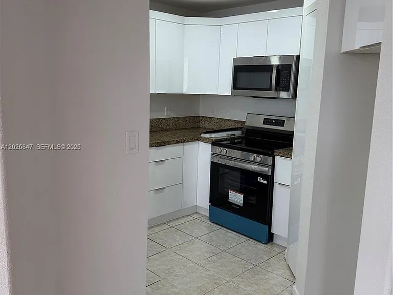 10902 NW 83rd St #111 — Photo 2