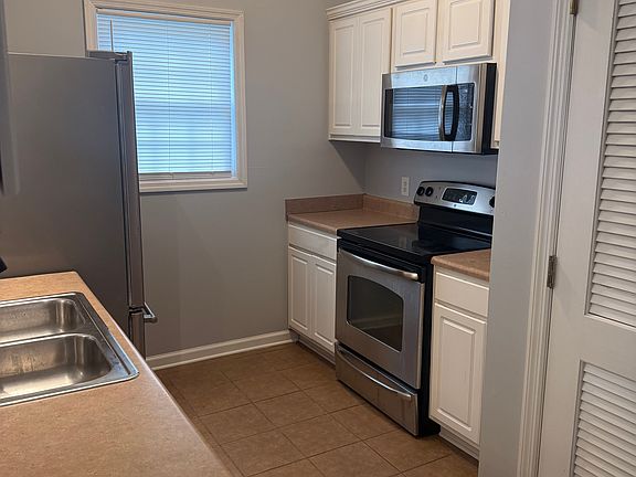 5th image of 101 Maddington Place Dr Unit 101