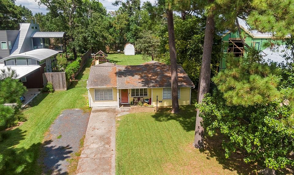 1st image of 1442 Sue Barnett Dr