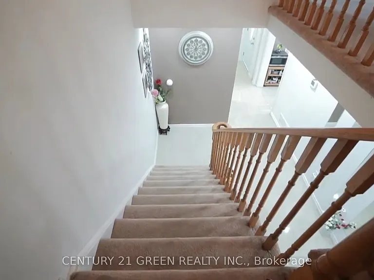 849 Millworks Cres — Photo 17