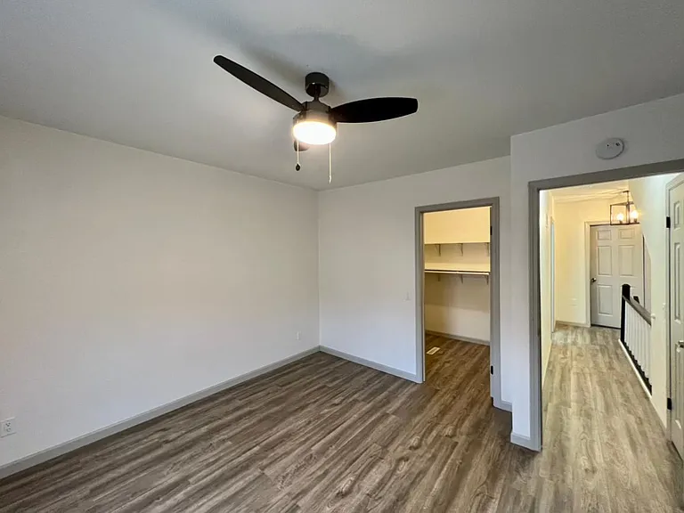 421 S Chestnut St — Photo 14
