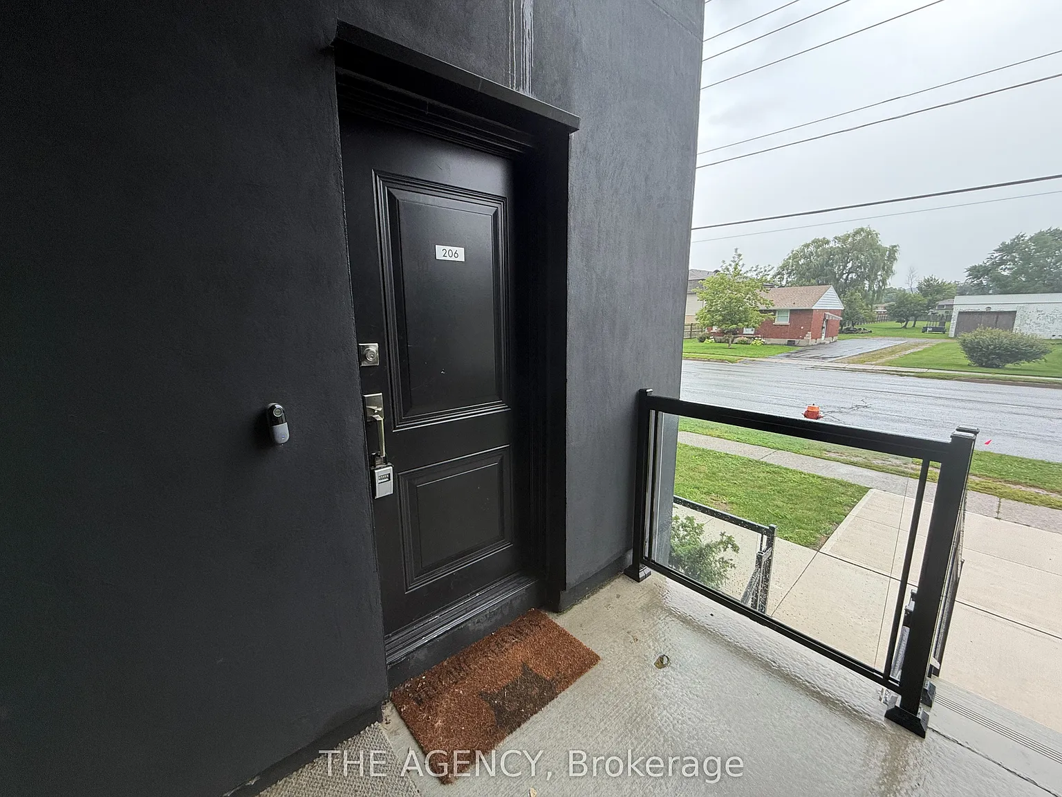 2 bed, $2,050 — Photo 2