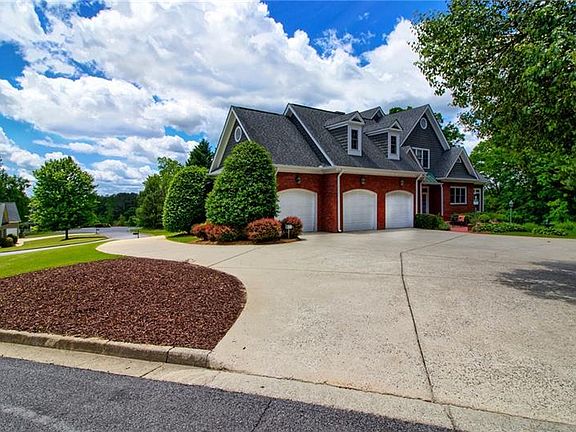 3rd image of 18 Nugget Ln