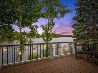 46 Crescent Ave, Lynnfield, MA 01940