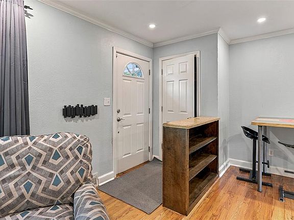 4th image of 3007 W 73rd Ter