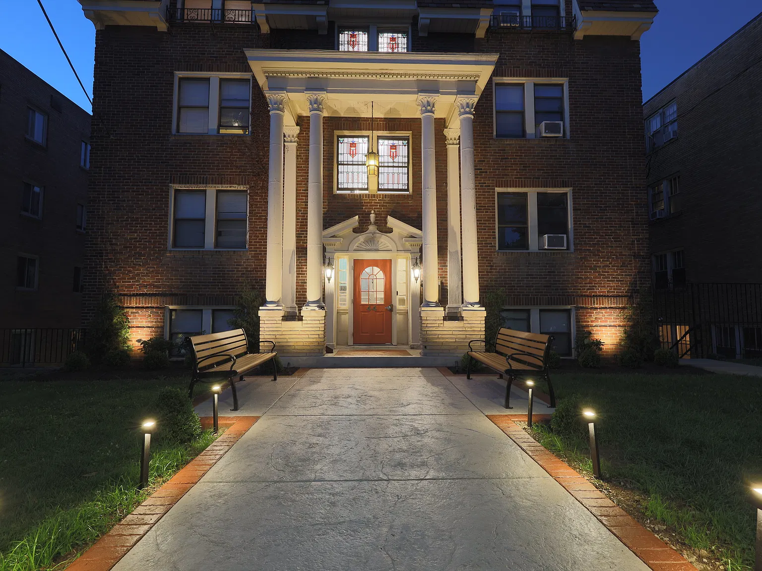 Apartments On Academy — Photo 1