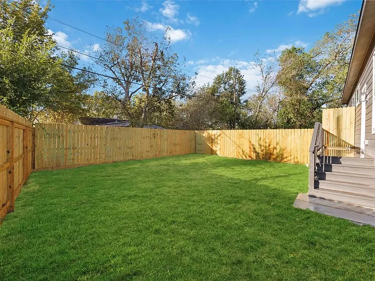 5862 Southington St — Photo 24