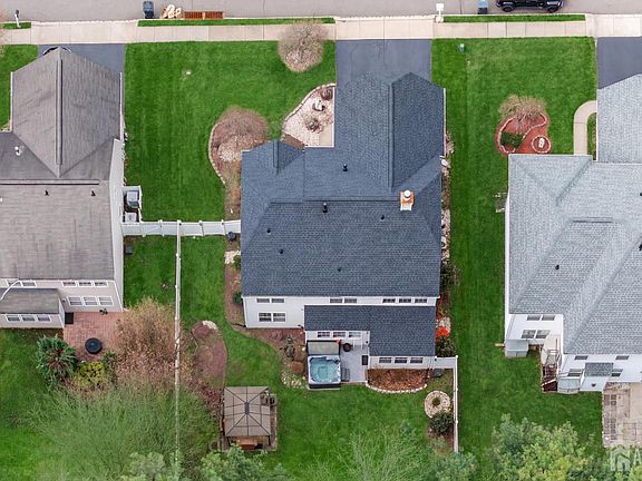 2nd image of 351 Wedgewood Rd