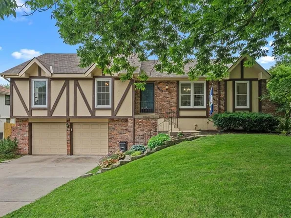 14613 S Locust St, Olathe, KS 66062