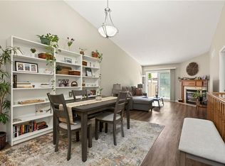 25 Kitty Murray Ln #6, Hamilton, ON L9K1L3