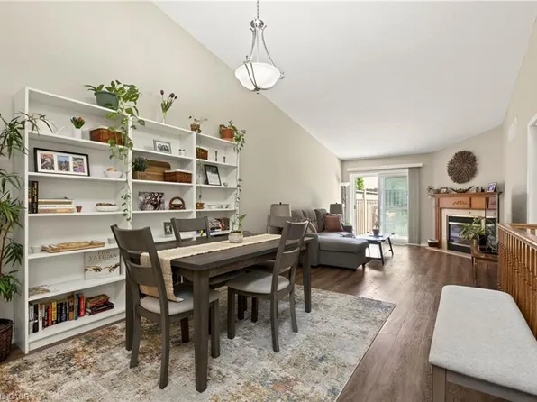 25 Kitty Murray Ln #6, Hamilton, ON L9K 1L3
