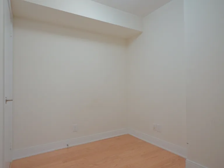 135 Village Green Sq #3925 — Photo 18