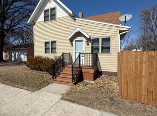 715 1st St E, Thief River Falls, MN 56701