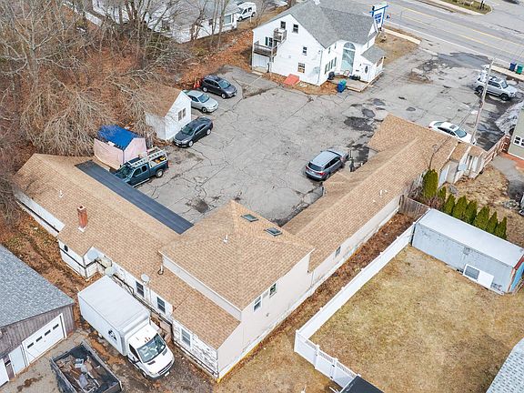 3rd image of 852 Lafayette Road