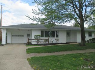 1604 N 11th St, Pekin, IL 61554