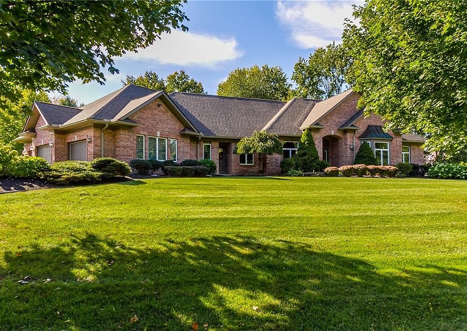 1st image of 5 Mount Eagle Dr