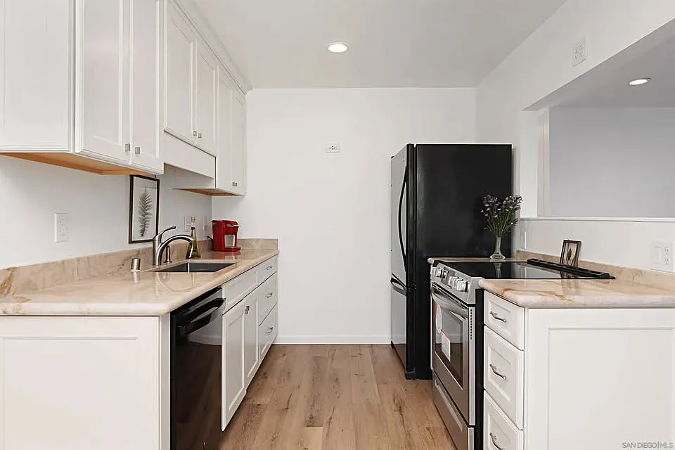 2 bed, 1200 sqft, $1,800 — Photo 4