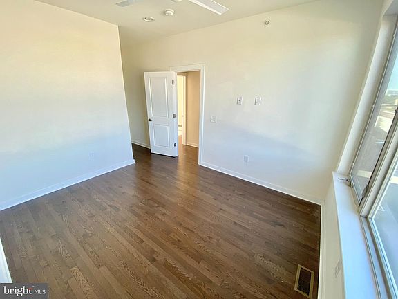5th image of 2117 Kensington Ave