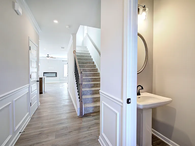 401 Perth Dr — Photo 32