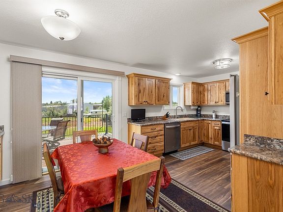 3rd image of 2801 Saratoga Trl