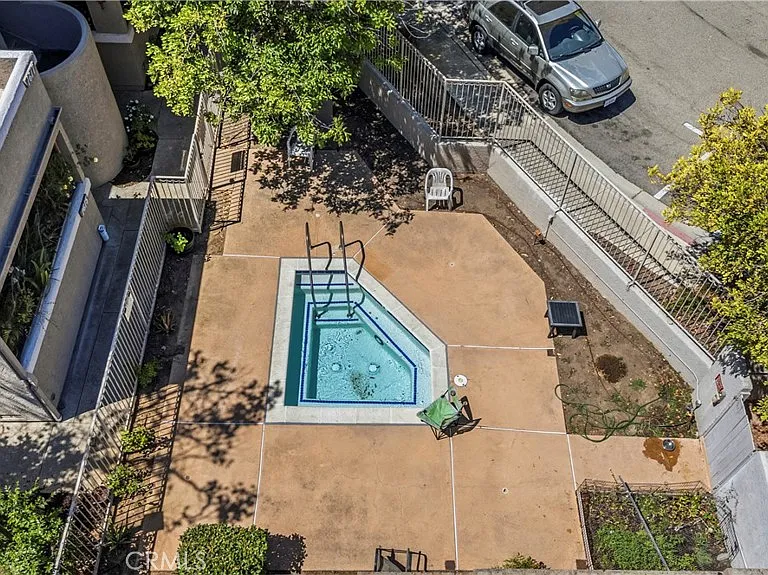 1631 Charterwood Ct — Photo 32