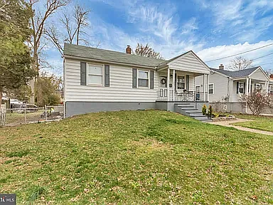 232 W Underwood Ave — Photo 2