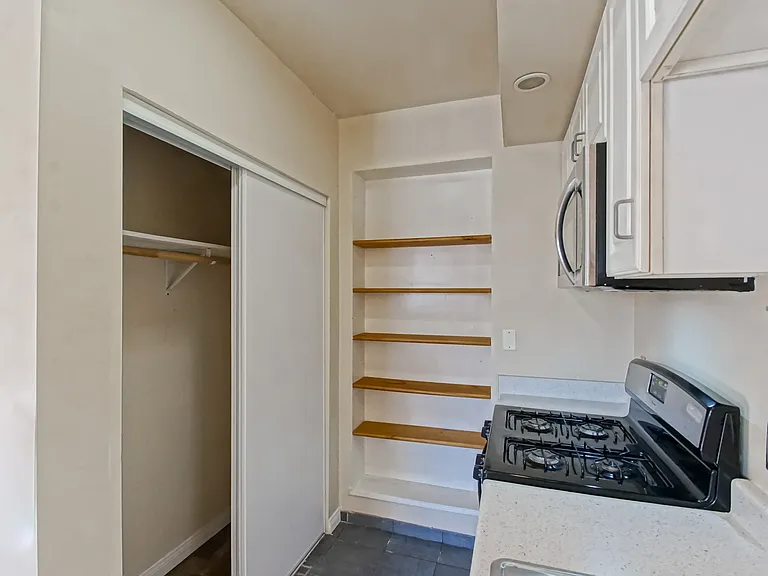 4541 W 172nd St #2 — Photo 9