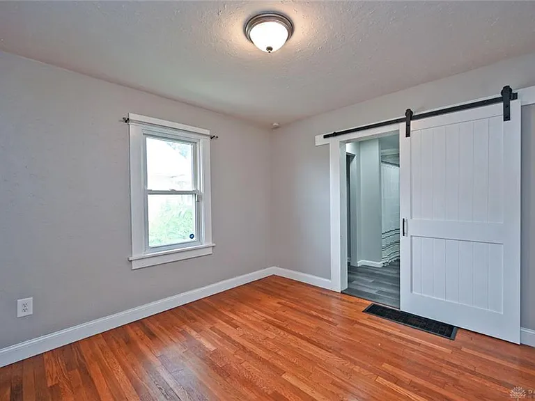 2368 Fauver Ave — Photo 16
