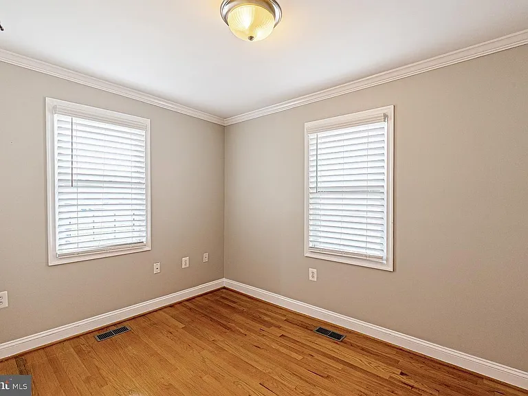 1535 Gales St NE — Photo 14