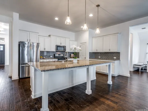 7609 NOLAN CRK, Boerne, TX 78015