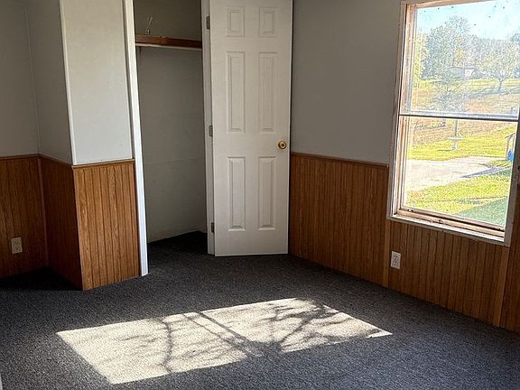 5th image of 1423 Hickory Valley Rd