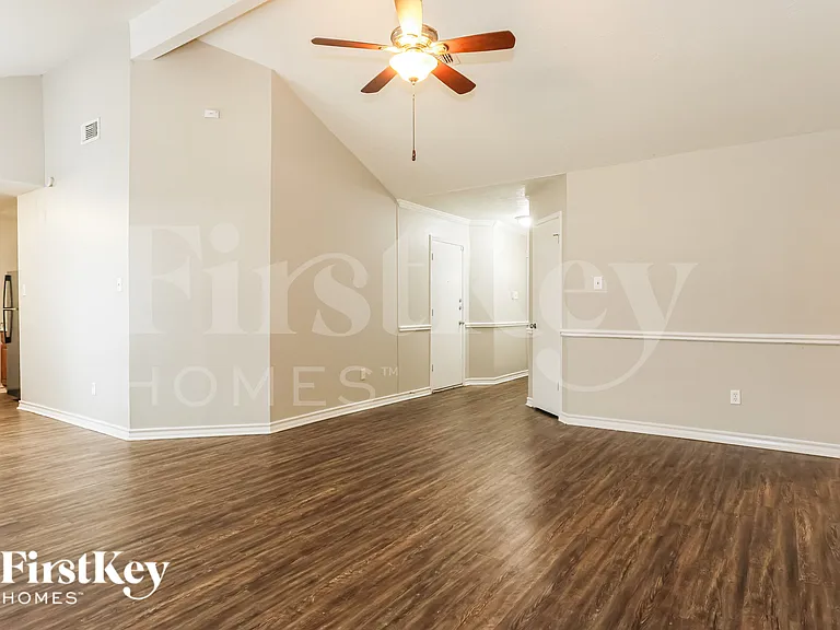 20327 Bridgedale Ln — Photo 6