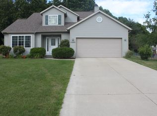 11281 Barnsley Rd SE, Lowell, MI 49331