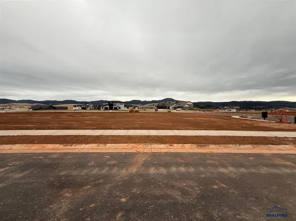 2949 SW Eetclover Cir, Spearfish, SD 57783