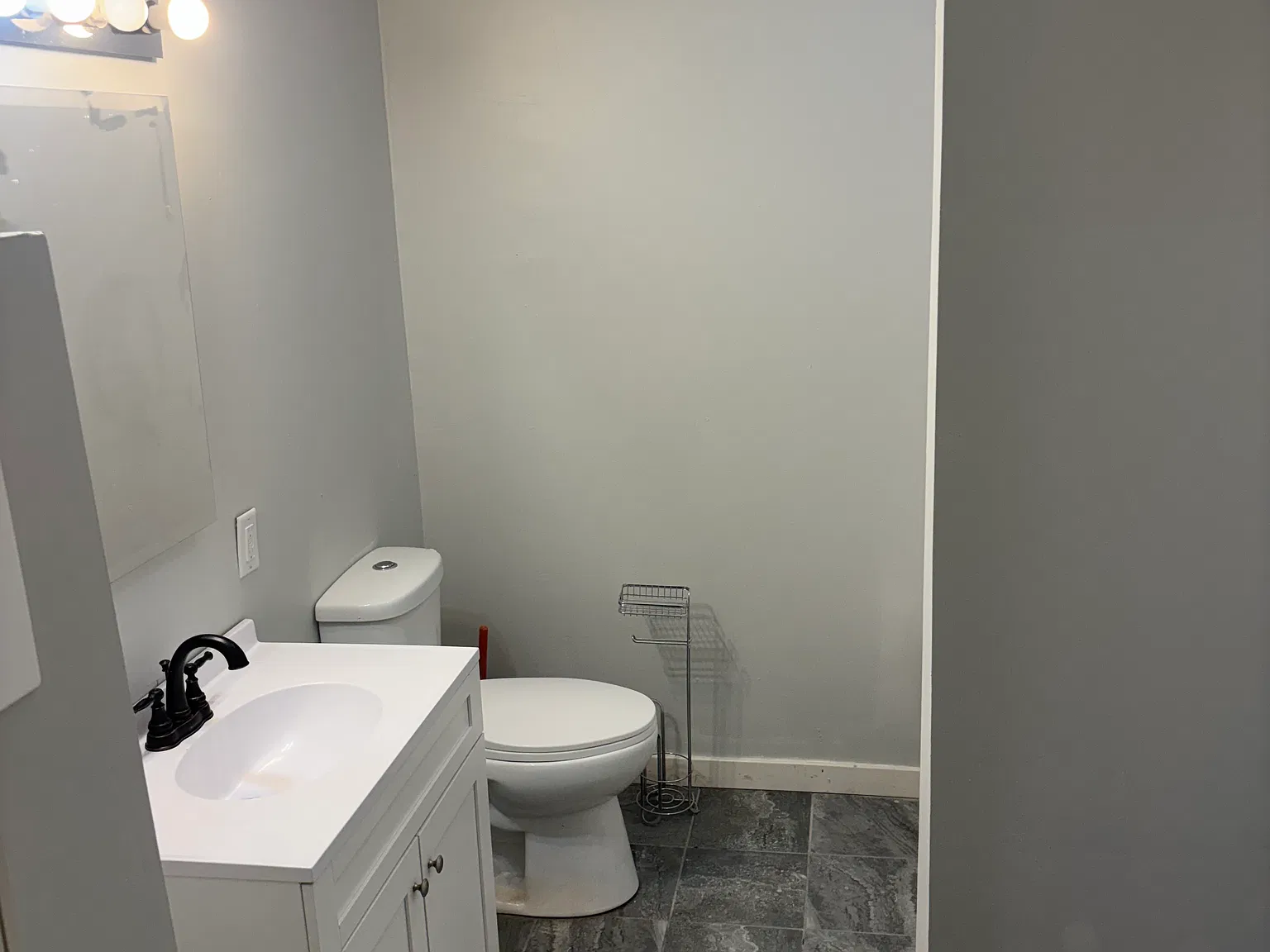 2 bed, 1012 sqft, $1,300 — Photo 2